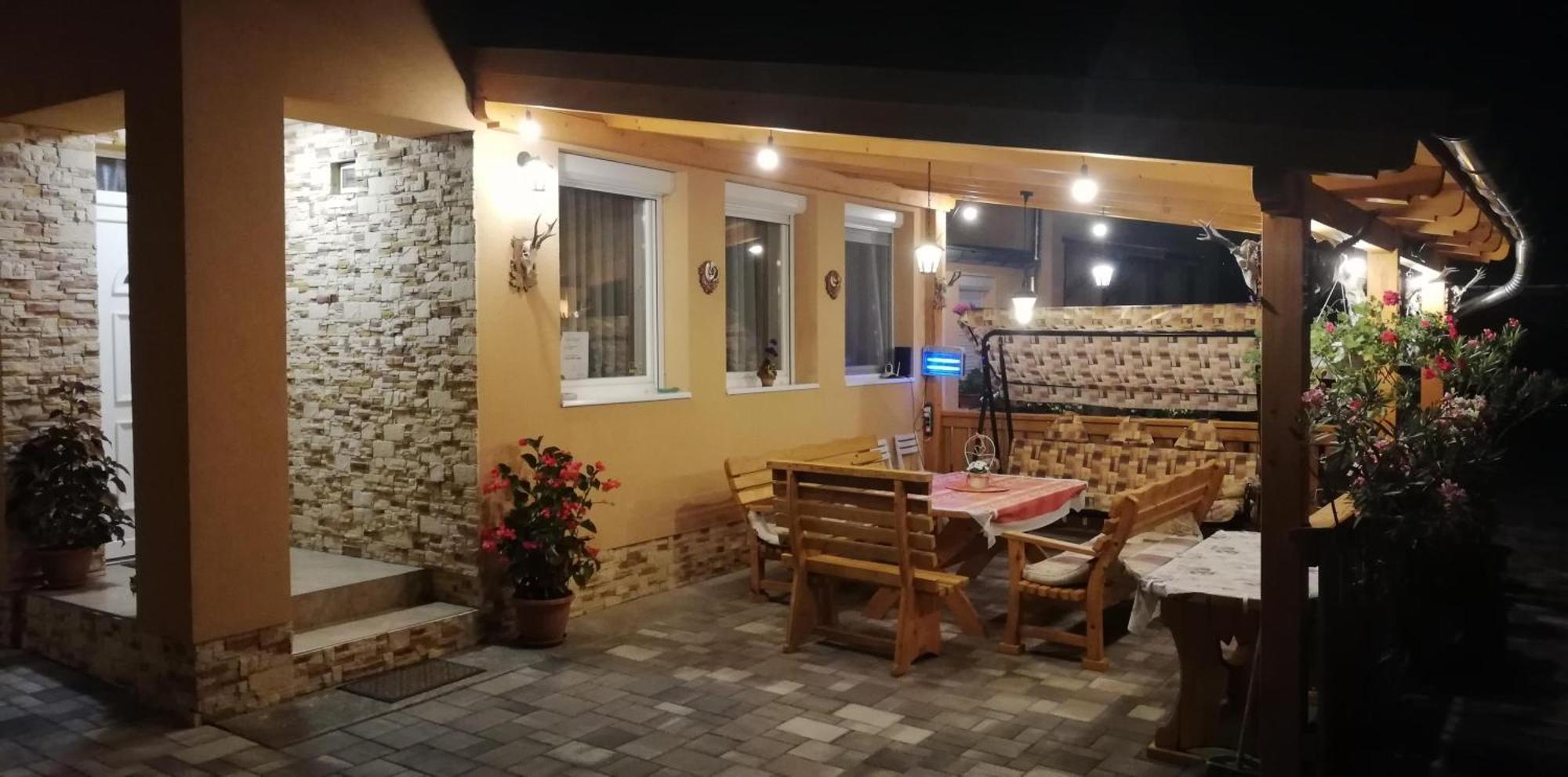 Agica Vendeghaz Villa Andornaktalya Luaran gambar