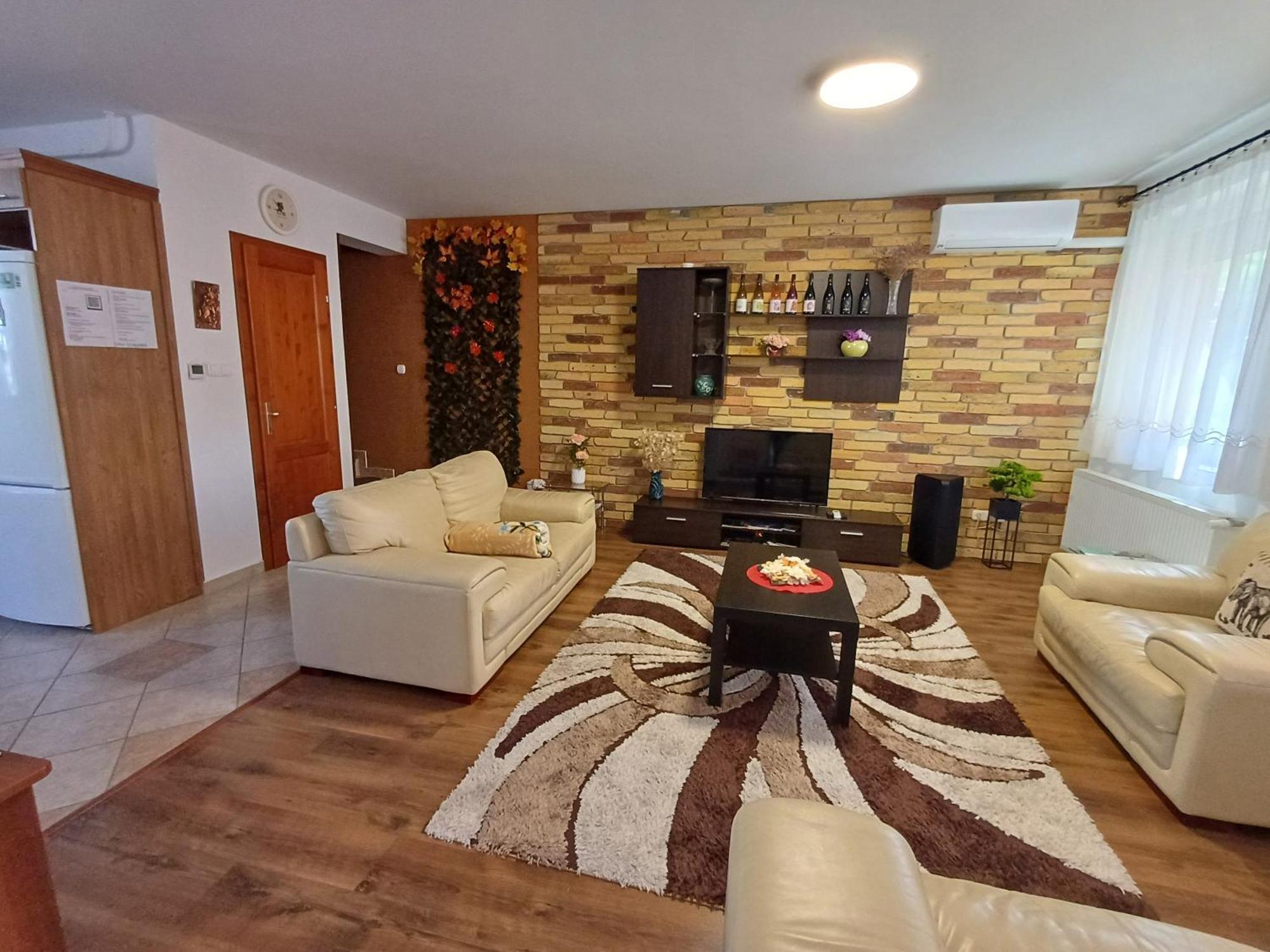 Agica Vendeghaz Villa Andornaktalya Luaran gambar